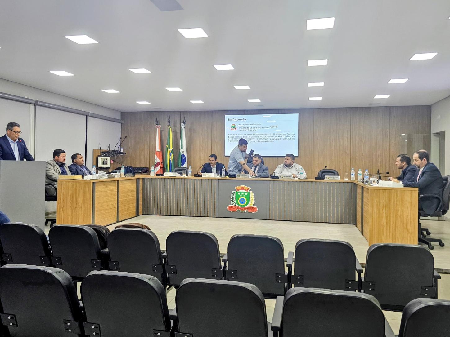 BARBOSA FERRAZ: Convocação do secretário Paulo Cesar marcou a 16ª sessão da Câmara Municipal nesta segunda-feira (1º)