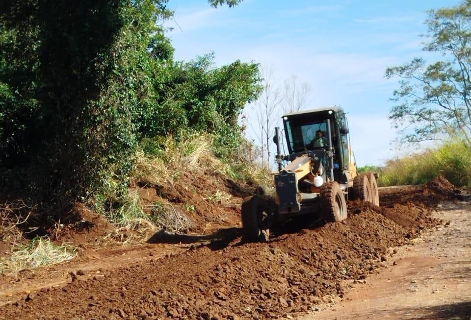 BARBOSA FERRAZ: Estrada do Noventinha passa por melhorias com ações da gestão Carlos Caxão