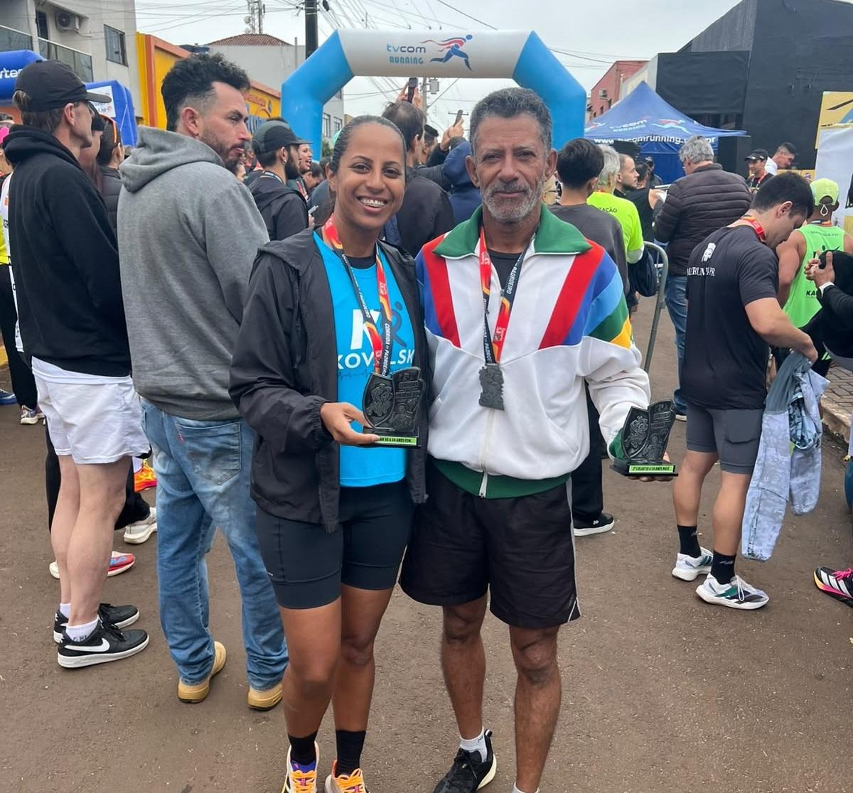 BARBOSA FERRAZ: Família no pódio; pai e filha conquistam 2º lugar na Corrida do Padroeiro de São João do Ivaí