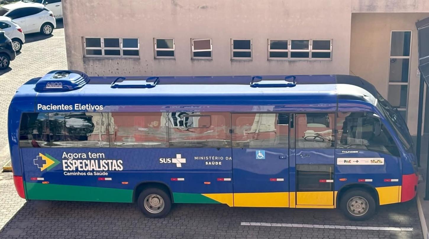 BARBOSA FERRAZ: Saúde recebe ônibus moderno para atender pacientes em tratamento contínuo, como hemodiálise 