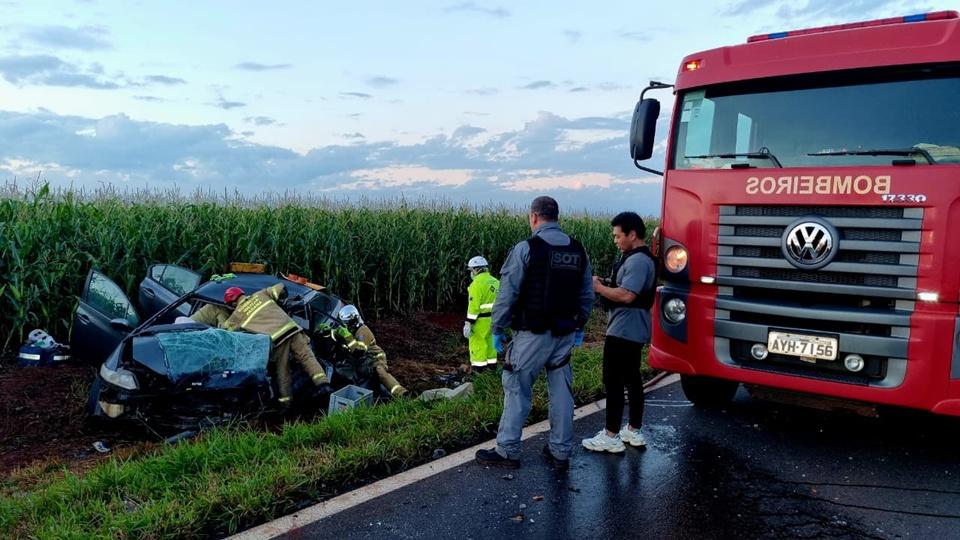 CAMPO MOURÃO: Motorista fica em estado grave após batida frontal na PRC-158
