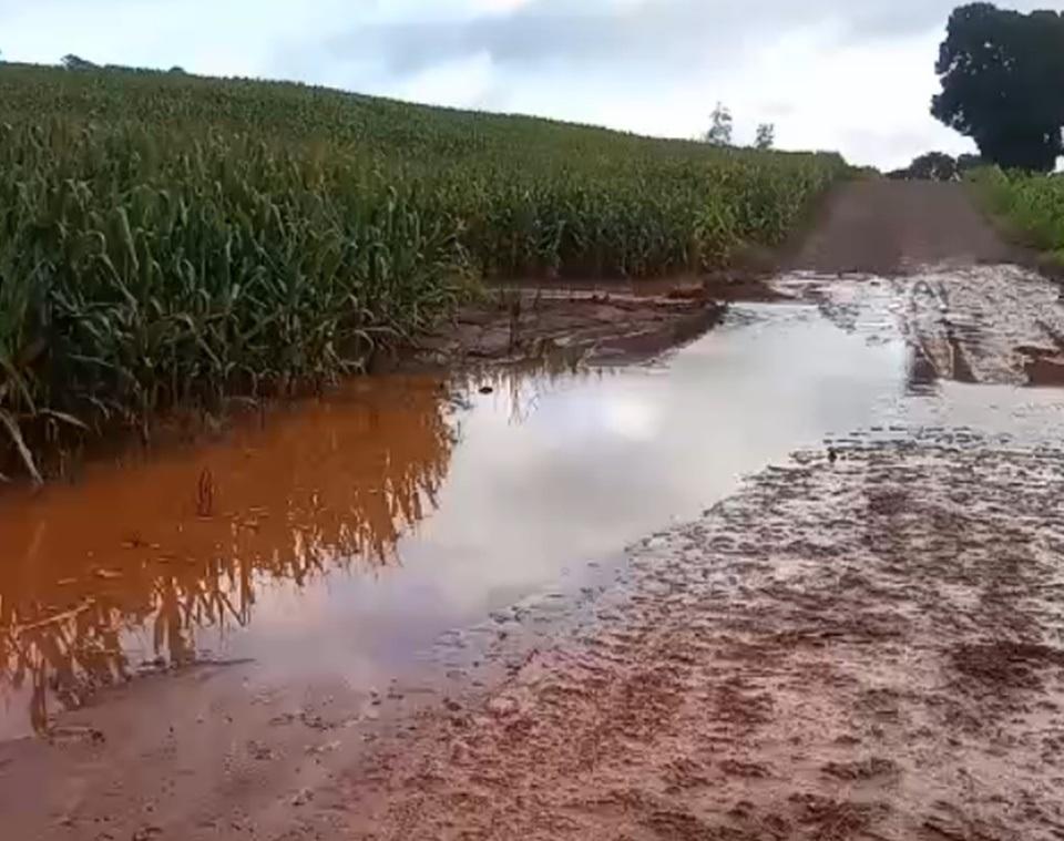 ENGENHEIRO BELTRÃO: Chuvas de mais de 150 mm causam danos e afetam estradas rurais