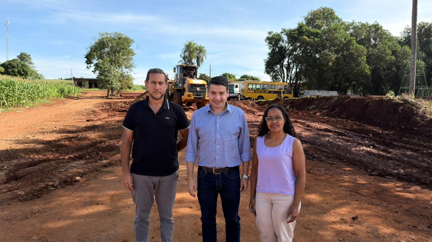 ENGENHEIRO BELTRÃO: Garbim acompanha início de pavimentação em Ivailândia com investimento de quase R$ 1 milhão