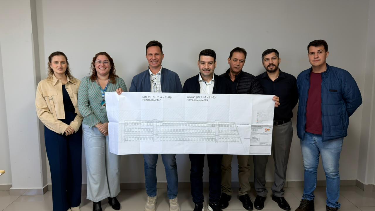 ENGENHEIRO BELTRÃO: Garbim entrega matrículas e avança na construção de 170 casas populares