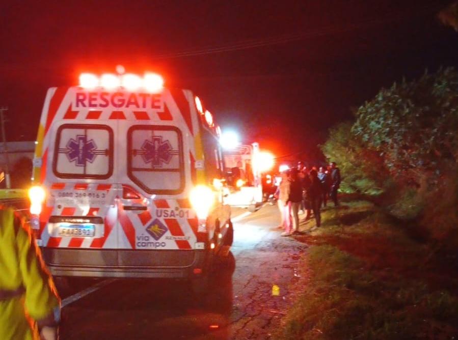ENGENHEIRO BELTRÃO: Homem morre atropelado na PR-317 e caminhão tomba ao tentar evitar nova tragédia