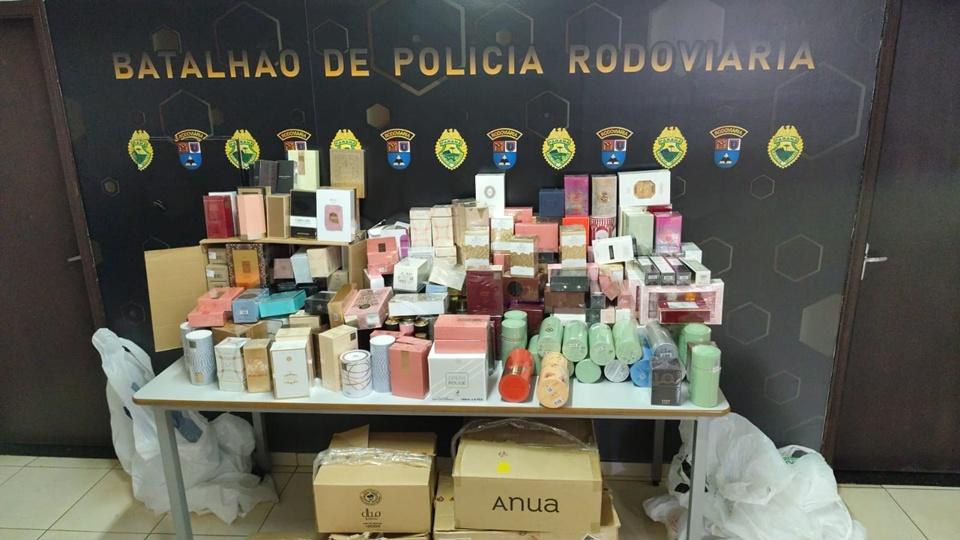 PEABIRU: Carga de perfumes sem documentação é apreendida e avaliada em R$ 25 mil
