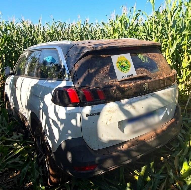 PEABIRU: Veículo furtado em Maringá é recuperado em área rural após denúncia