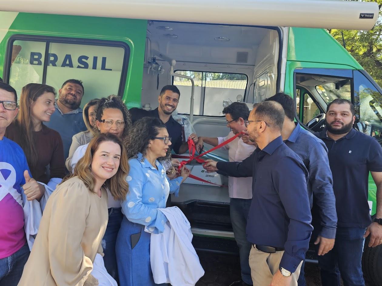 BARBOSA FERRAZ: Clínica odontológica móvel é entregue para ampliar atendimento nos distritos e comunidades rurais