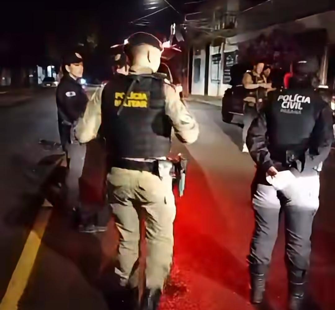 CAMPO MOURÃO: Motorista é preso após acidente com pistola, drogas e balança de precisão
