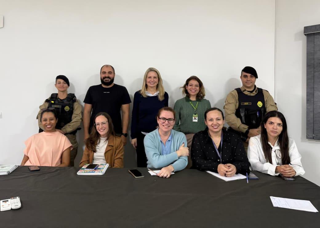 CAMPO MOURÃO: Patrulha Maria da Penha participa de reunião sobre proteção de crianças e adolescentes