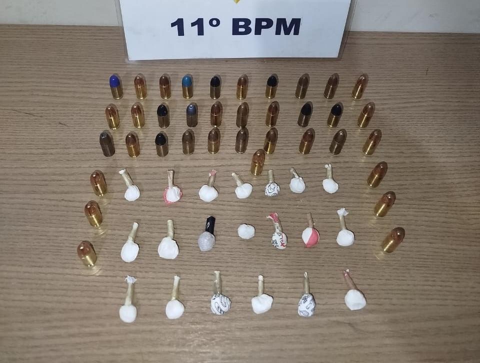 CAMPO MOURÃO: ROTAM prende homem com cocaína e munições de uso restrito