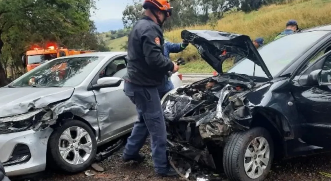 JANDAIA DO SUL: Acidente entre dois veículos deixa uma pessoa ferida na BR-369