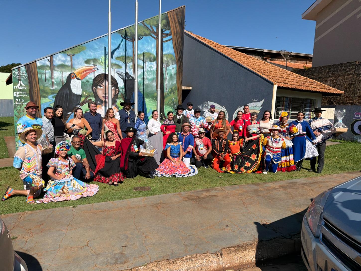 QUINTA DO SOL: Gestão municipal realiza troca de presentes com grupos folclóricos do Fefosol