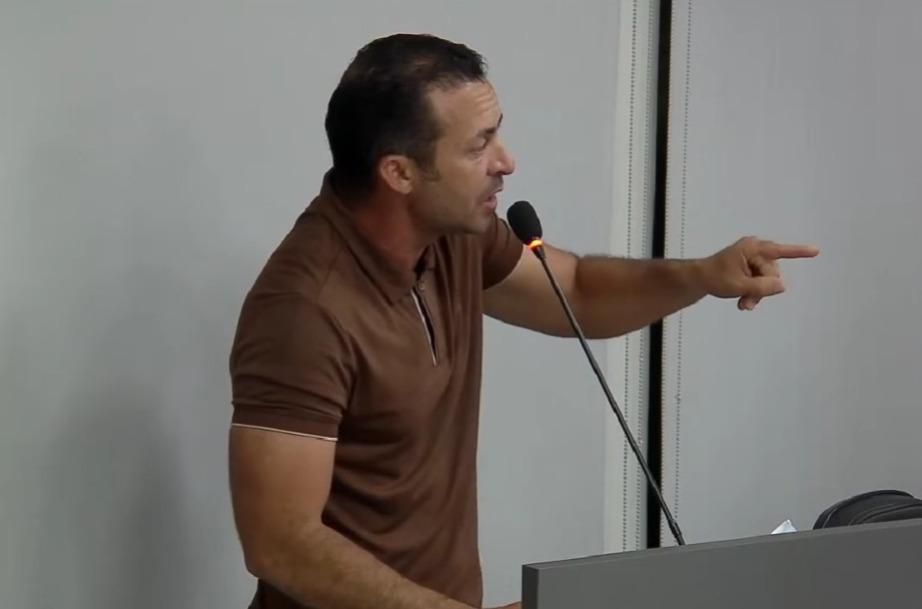 BARBOSA FERRAZ: clima esquenta na Câmara e José Augusto se levanta para defender à gestão Caxão