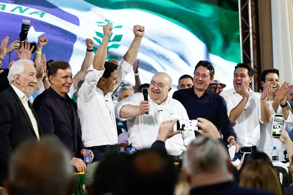 ELEIÇÃO: Álvaro Dias confirma disputa ao Senado e defende aliança com Alexandre Curi; aliança fortalece grupo de Sandro Alex