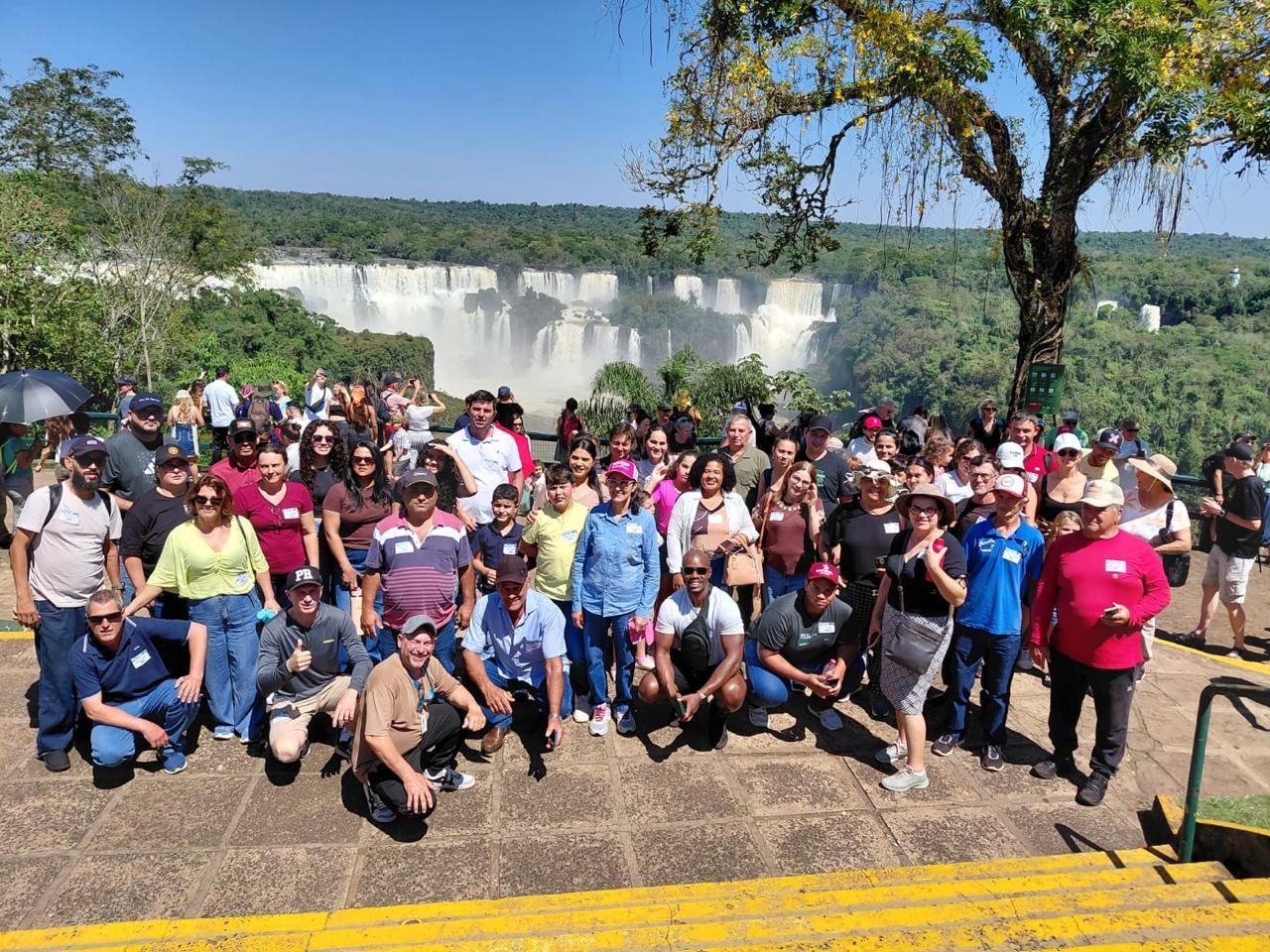 BARBOSA FERRAZ: agricultores familiares participam de viagem a Foz do Iguaçu pelo Paraná Mais Viagens