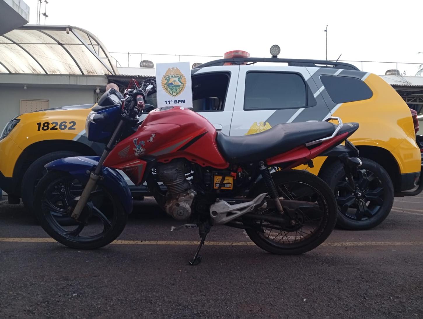 CAMPO MOURÃO: PM apreende motocicleta com sinais de clonagem e prende condutor no centro da cidade