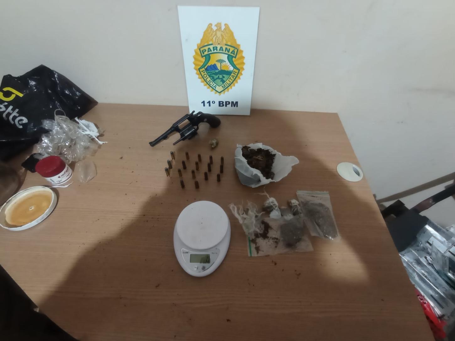 CAMPO MOURÃO: ROTAM apreende revólver com numeração suprimida, maconha e haxixe no Jardim Horizonte