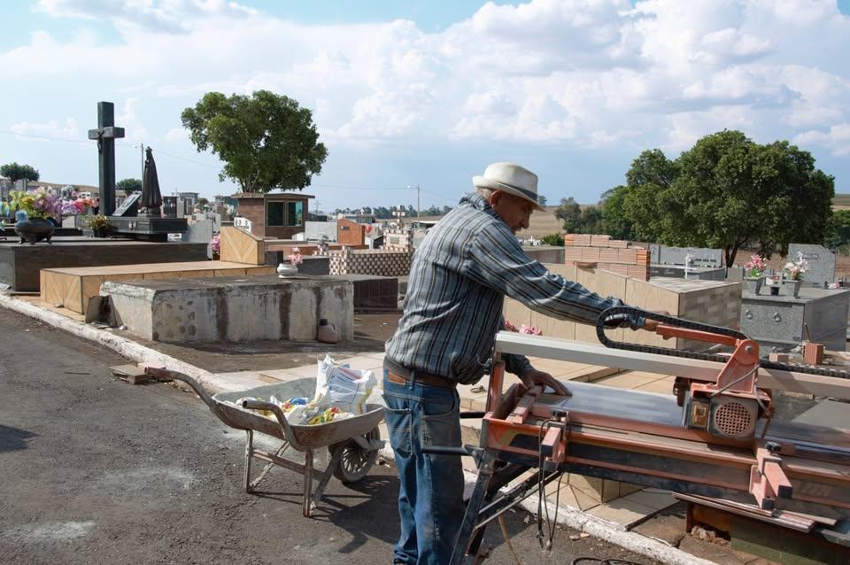 Engenheiro Beltrão define prazos para obras, reformas e limpeza nos cemitérios antes do Dia de Finados