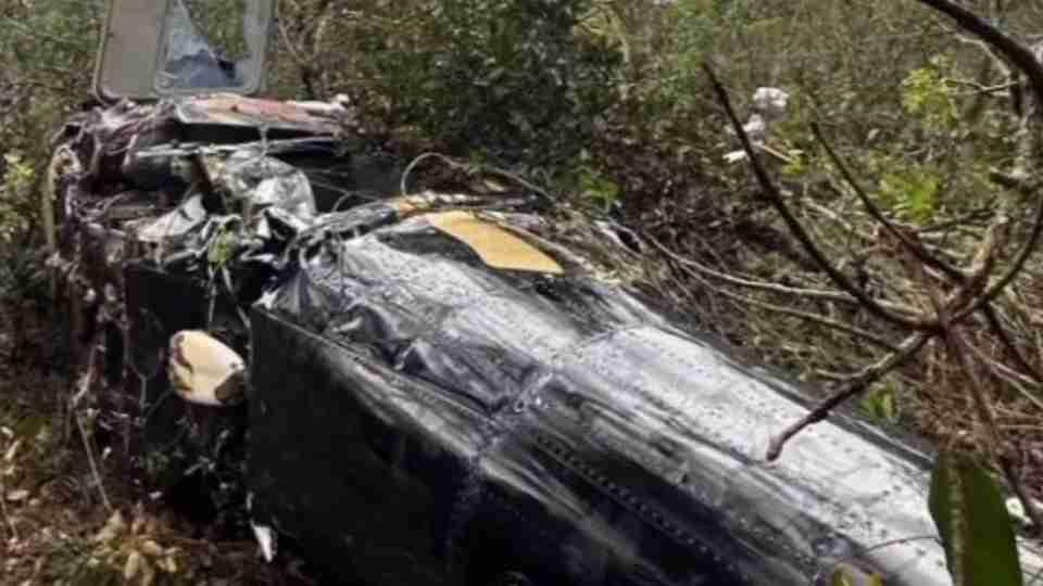 Helicóptero com destino a Londrina cai no interior de SP; três pessoas sobrevivem 
