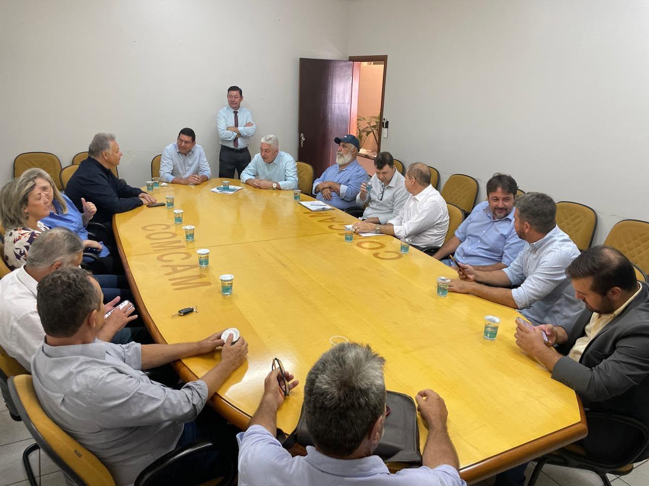 REGIÃO: 24 prefeitos da região de Campo Mourão apoiam Sandro Alex e colocam Alexandre Curi como primeira opção ao Senado; apenas o prefeito de Goioerê está com Sérgio Moro