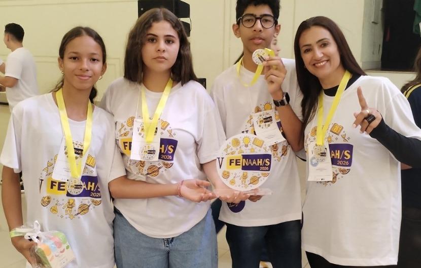 BARBOSA FERRAZ: Alunos do Colégio Luzia Garcia Villar conquistam 1º lugar em feira científica estadual com projeto de inclusão