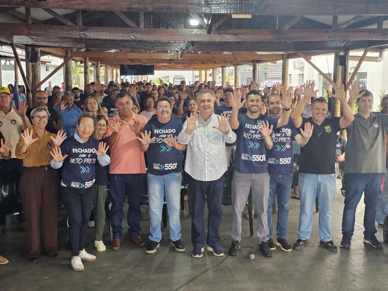 BARBOSA FERRAZ: Beto Preto participa de carreata e é recebido por apoiadores durante visita ao município