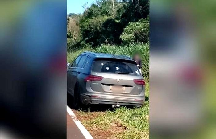 BARBOSA FERRAZ: criminosos atiram contra carro blindado durante tentativa de assalto na rodovia próximo a entrada para o bairro do Lontrinha