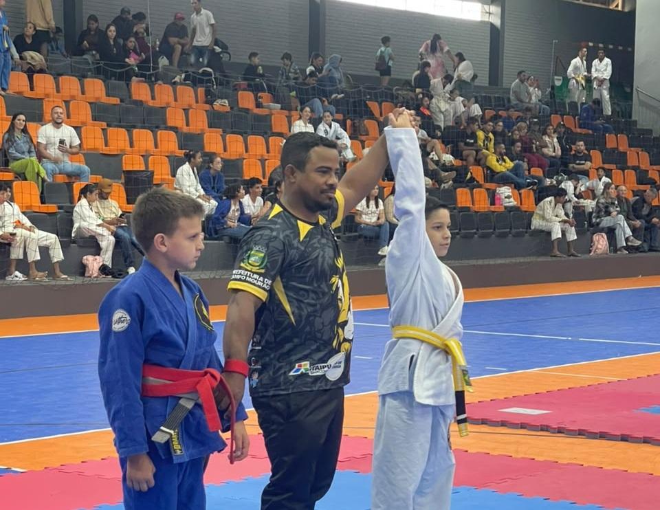 BARBOSA FERRAZ: equipe do município conquista título da VII Copa Kids de Jiu-Jitsu com participação de 186 atletas