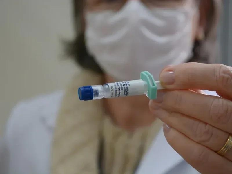 BARBOSA FERRAZ: Município anuncia liberação de vacina contra pneumonia para idosos com 85 anos ou mais