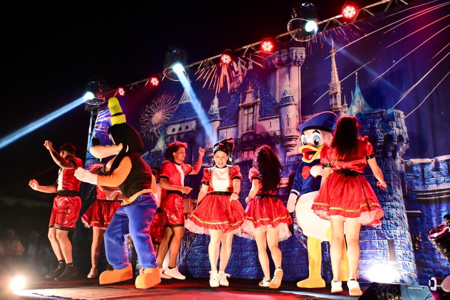 ENGENHEIRO BELTRÃO: espetáculo Disney Magic encanta público com música, dança e personagens infantis