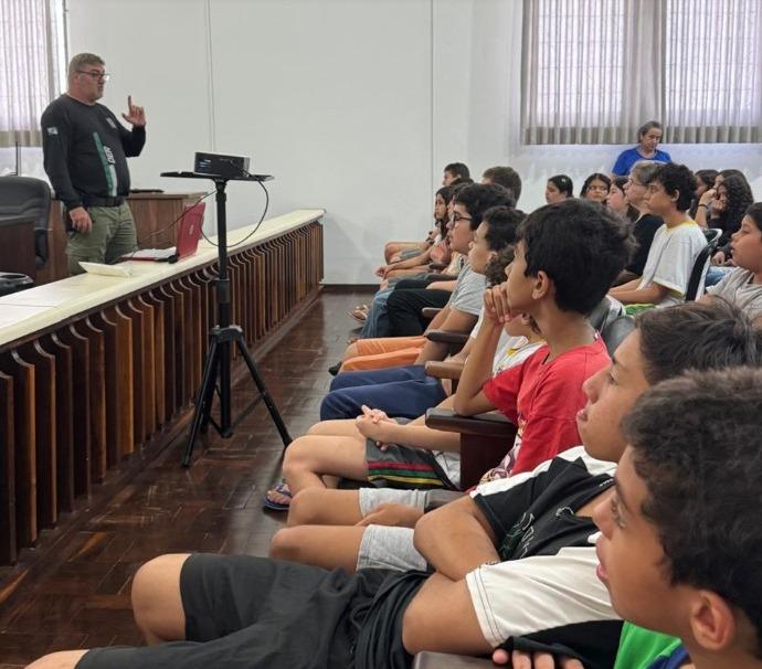 ENGENHEIRO BELTRÃO: Mais de 135 alunos participam de palestra sobre educação no trânsito