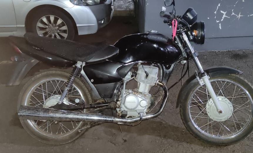 JANIÓPOLIS: mulher encontra motocicleta furtada e Polícia Militar apreende 183 gramas de cocaína escondidas no veículo