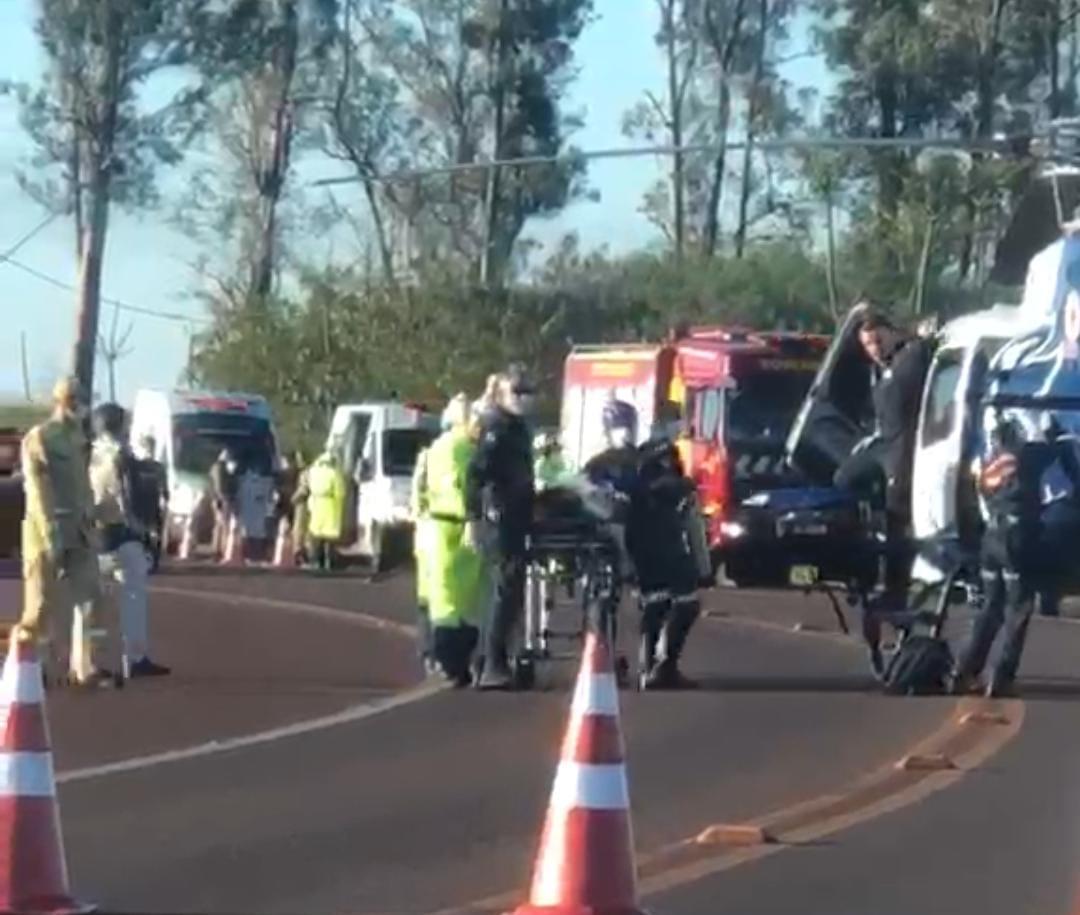 PEABIRU: jovem de 18 anos é ejetada de carro durante capotamento na PR-317 