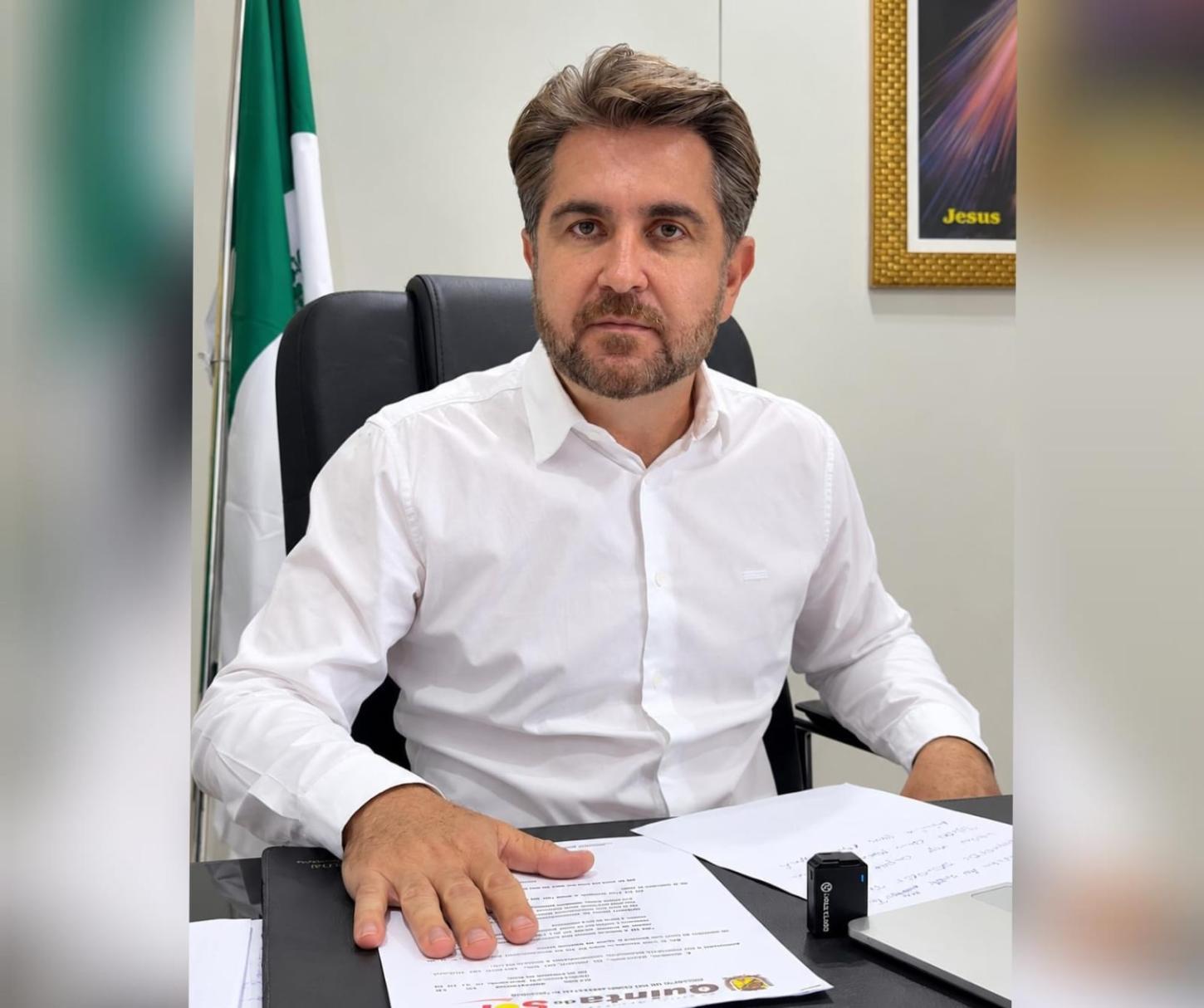 QUINTA DO SOL: prefeito Leonardo Romero anuncia abono de R$ 300 para servidores da educação