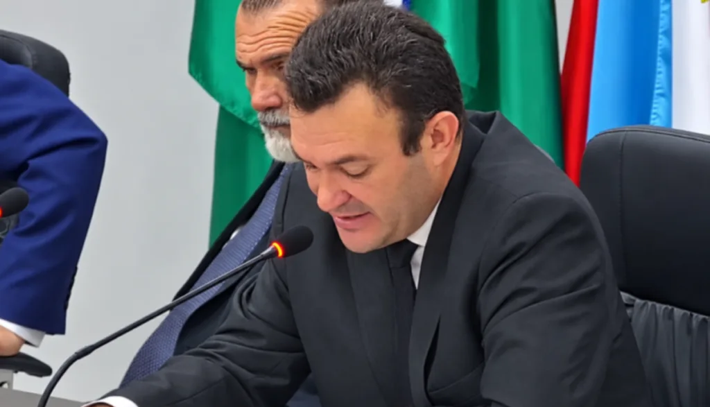 REGIÃO: Vereador que mais recebeu diárias propõe fim do benefício e retira projeto de pauta em seguida
