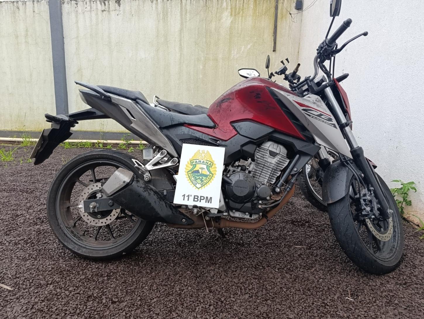 UBIRATÃ: motocicleta furtada é encontrada escondida em vegetação às margens da BR-369