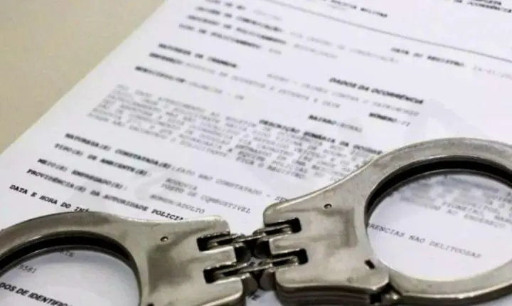 ARARUNA: Homem com mandado por furto, desacato, dano e resistência é preso pela PM