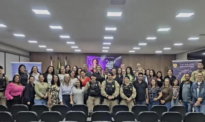 BARBOSA FERRAZ: Ação da Patrulha Maria da Penha orienta mulheres do campo sobre violência doméstica; evento aconteceu na Câmara Municipal