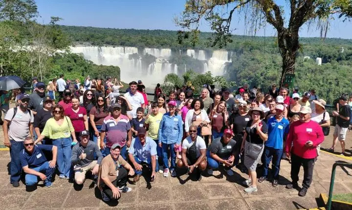 BARBOSA FERRAZ: agricultores familiares participam de viagem a Foz do Iguaçu pelo Paraná Mais Viagens