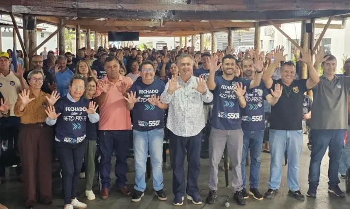 BARBOSA FERRAZ: Beto Preto participa de carreata e é recebido por apoiadores durante visita ao município