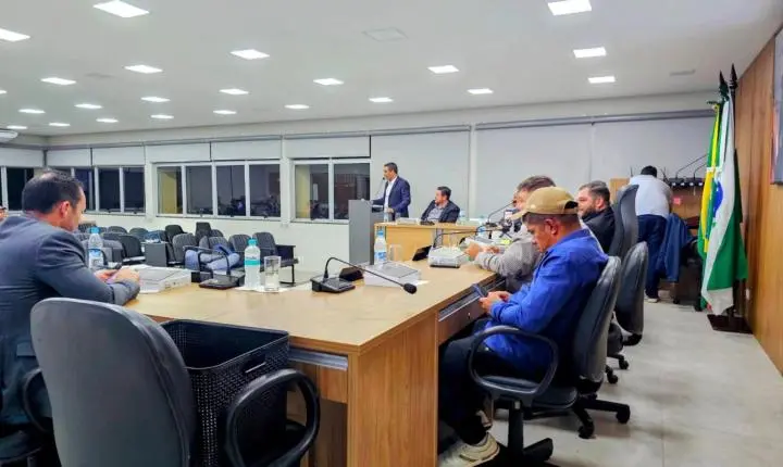 BARBOSA FERRAZ: Câmara antecipa sessão desta segunda-feira (22) para as 16h