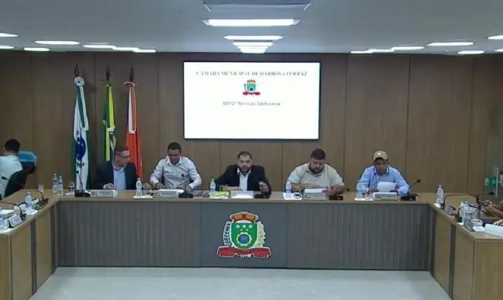 BARBOSA FERRAZ: Câmara realiza primeira sessão de maio com cobranças, pedidos de melhorias e indicação sobre bolsa estágio