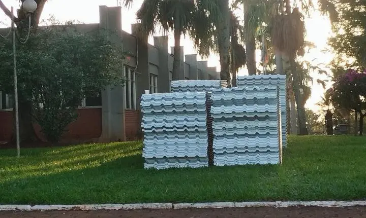 BARBOSA FERRAZ: Carlos Caxão autorizou e obra de restauração completa no telhado da prefeitura já está em andamento