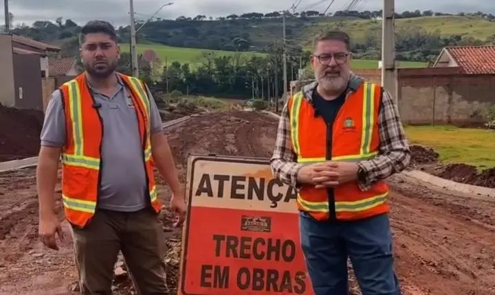 BARBOSA FERRAZ: Chuva causa transtornos em obra de pavimentação no Conjunto Primavera e prefeitura cobra agilidade da construtora