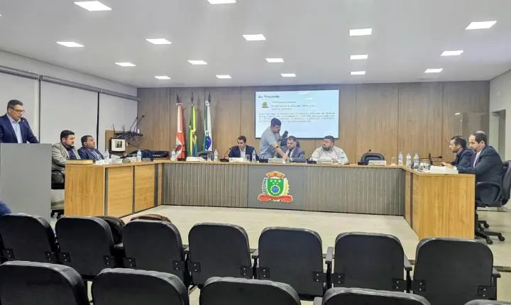 BARBOSA FERRAZ: Convocação do secretário Paulo Cesar marcou a 16ª sessão da Câmara Municipal nesta segunda-feira (1º)