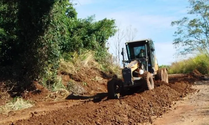 BARBOSA FERRAZ: Estrada do Noventinha passa por melhorias com ações da gestão Carlos Caxão