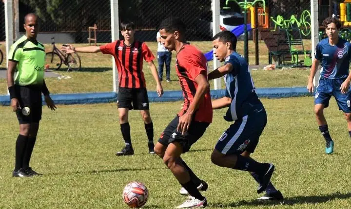 BARBOSA FERRAZ: fase regional do Paraná Bom de Bola começa nesta quinta-feira, 21, com cerca de 1.200 atletas na cidade