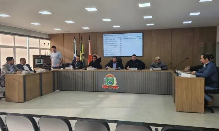 BARBOSA FERRAZ: Por 5 votos a 4, Câmara aprova em definitivo as contas de 2024 do ex-prefeito Edenilson Miliossi
