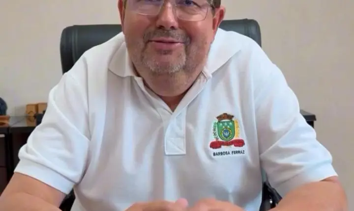 BARBOSA FERRAZ: Prefeito Carlos Caxão assina ordem de serviço para pavimentação de 5 km da estrada do Pocinho